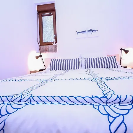 Apartment Horloge Vieil Bnbkeys